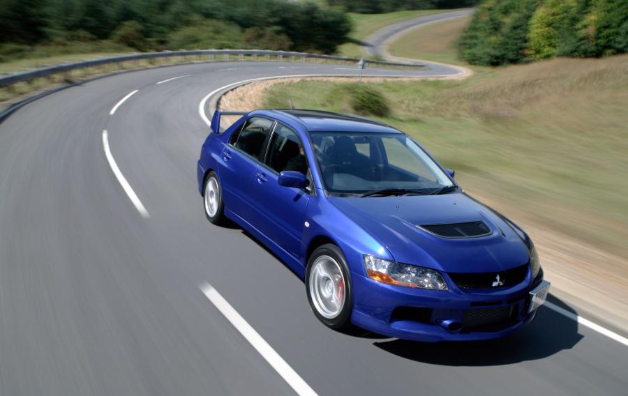  Mitsubishi Lancer Evolution IX 2005 года  (фото 24 из 32)